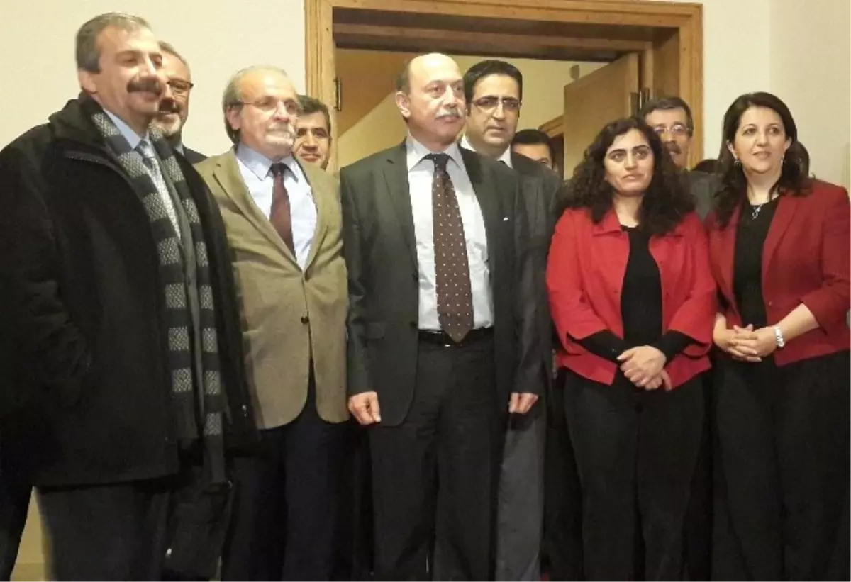 BDP\'li ve Hdp\'yi Milletvekilleri Tutuklu Milletvekilleri İçin Açlık Grevi Başlattı