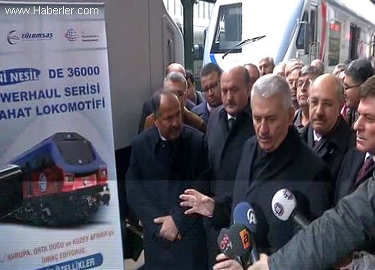 Binali Yıldırım: Milli trenler ticari anlamda 2018 yılında raylarda -