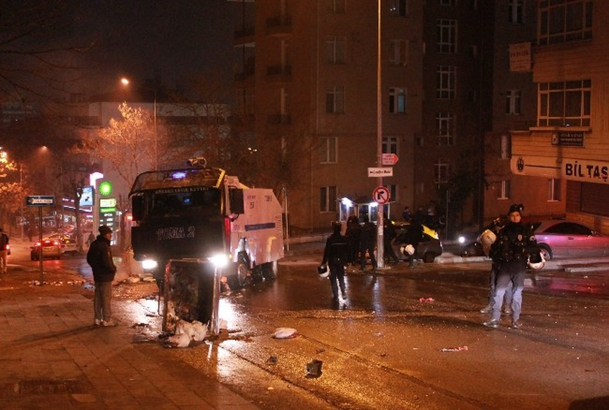 Çarşı\'ya Polis Müdahalesi