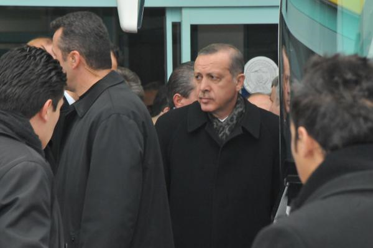 Başbakan: Hiç Bir Tehdide Boyun Eğmeyeceğim