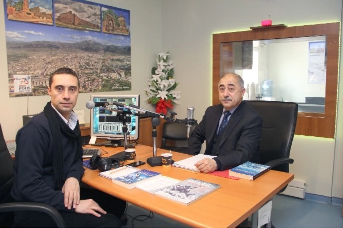Erzurum Polis Radyosu Tarihçi ve Yazar Muzaffer Taşyürek\' İ Ağırladı