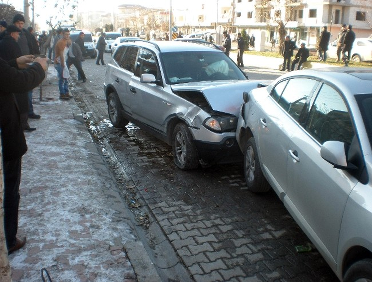 Gölbaşı\'nda Zincirleme Trafik Kazası
