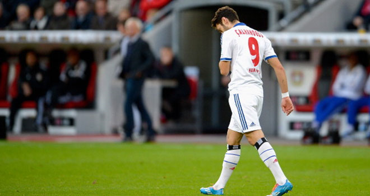 Hamburg Hakan\'ı Bırakmıyor