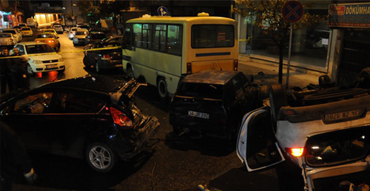 İstanbul\'da Trafik Kazası: 4 Yaralı