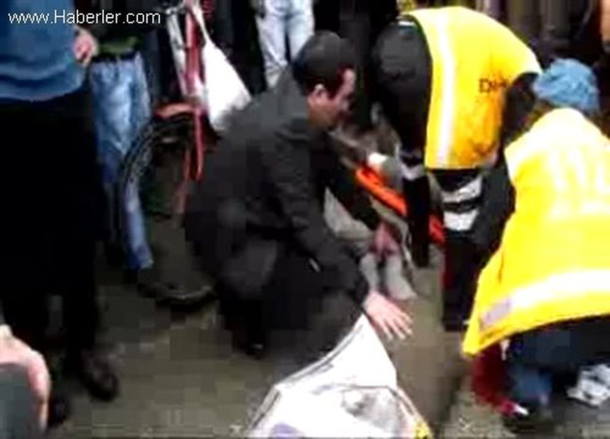 Kamyonun Çarptığı Bisikletteki Minik Azra Öldü, Dedesi Ağır Yaralandı