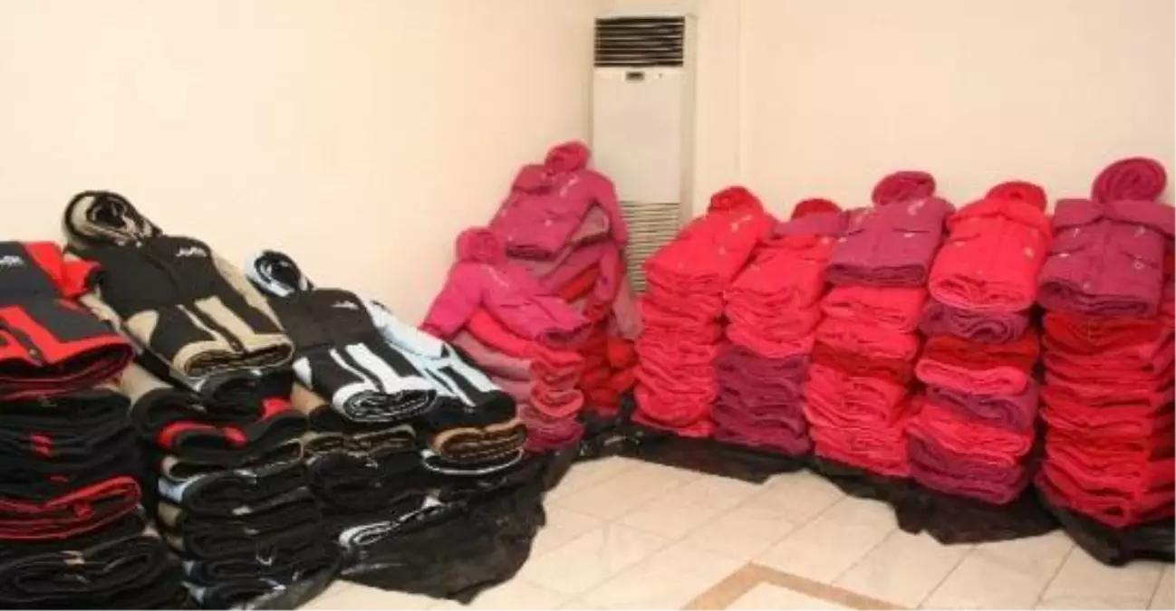 Kavak'ta Öğrencilere Giyecek ve Kırtasiye Yardımı