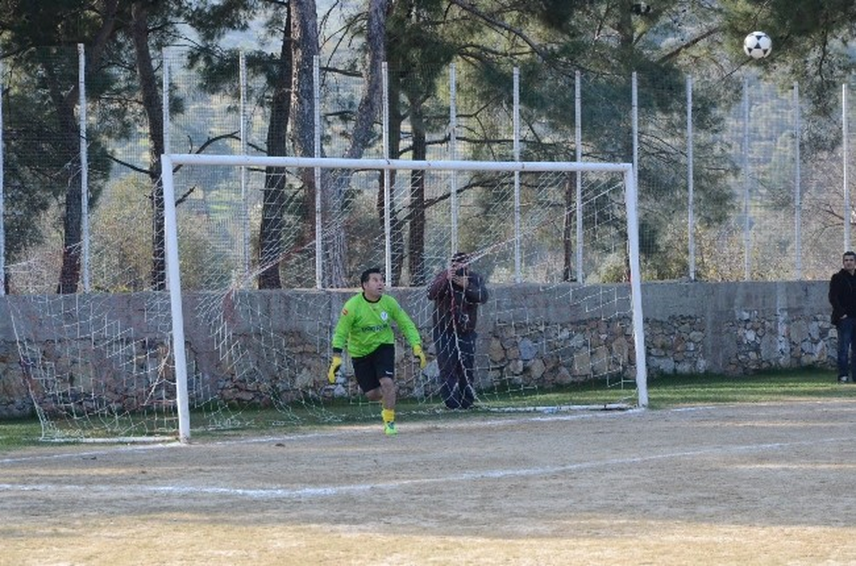 Kocadon Kalede Profosyonel Kalecilere Taş Çıkarttı