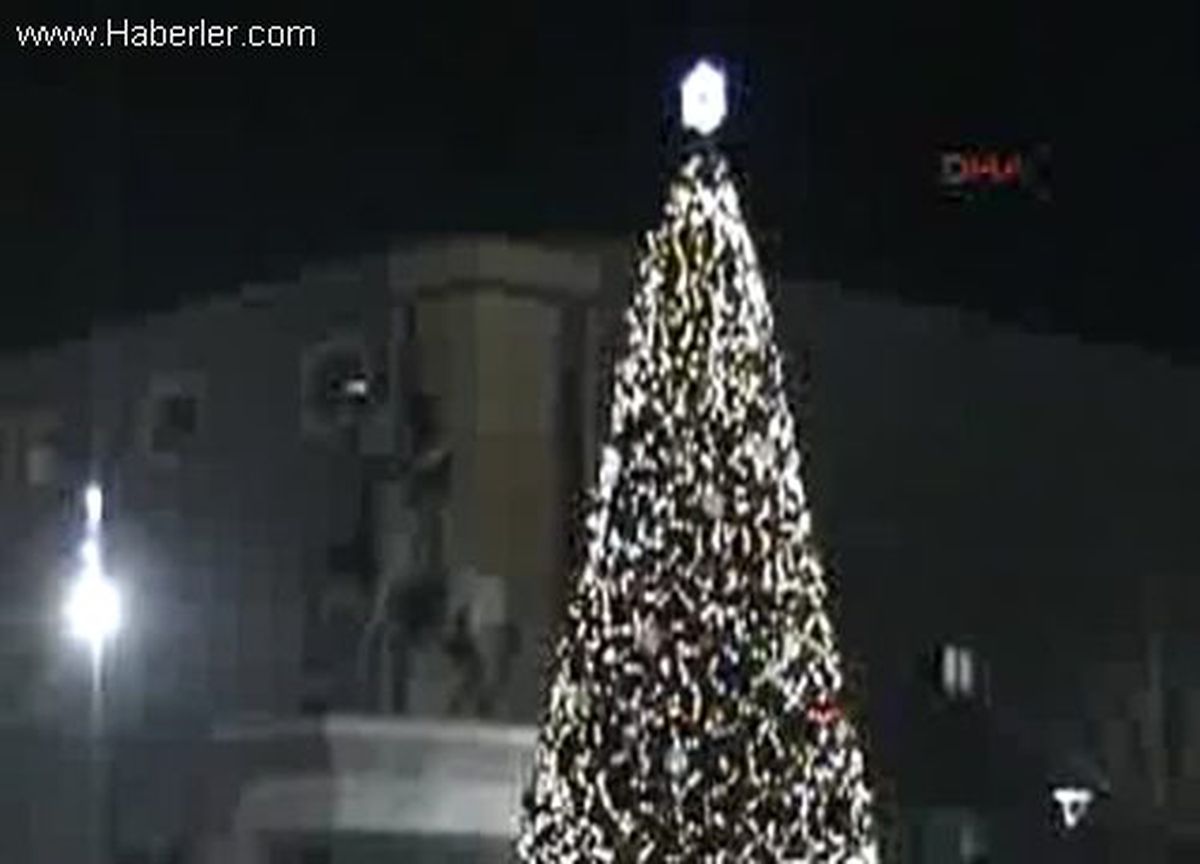 Kosova\'nın Başkenti Priştine Işıl Işıl Oldu