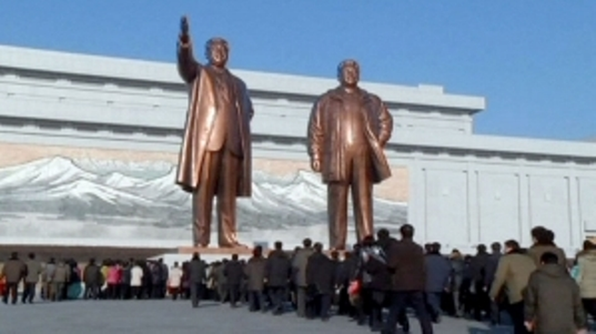 Kim Jong İl, Ölümünün 2. Yıl Dönümünde Anılıyor