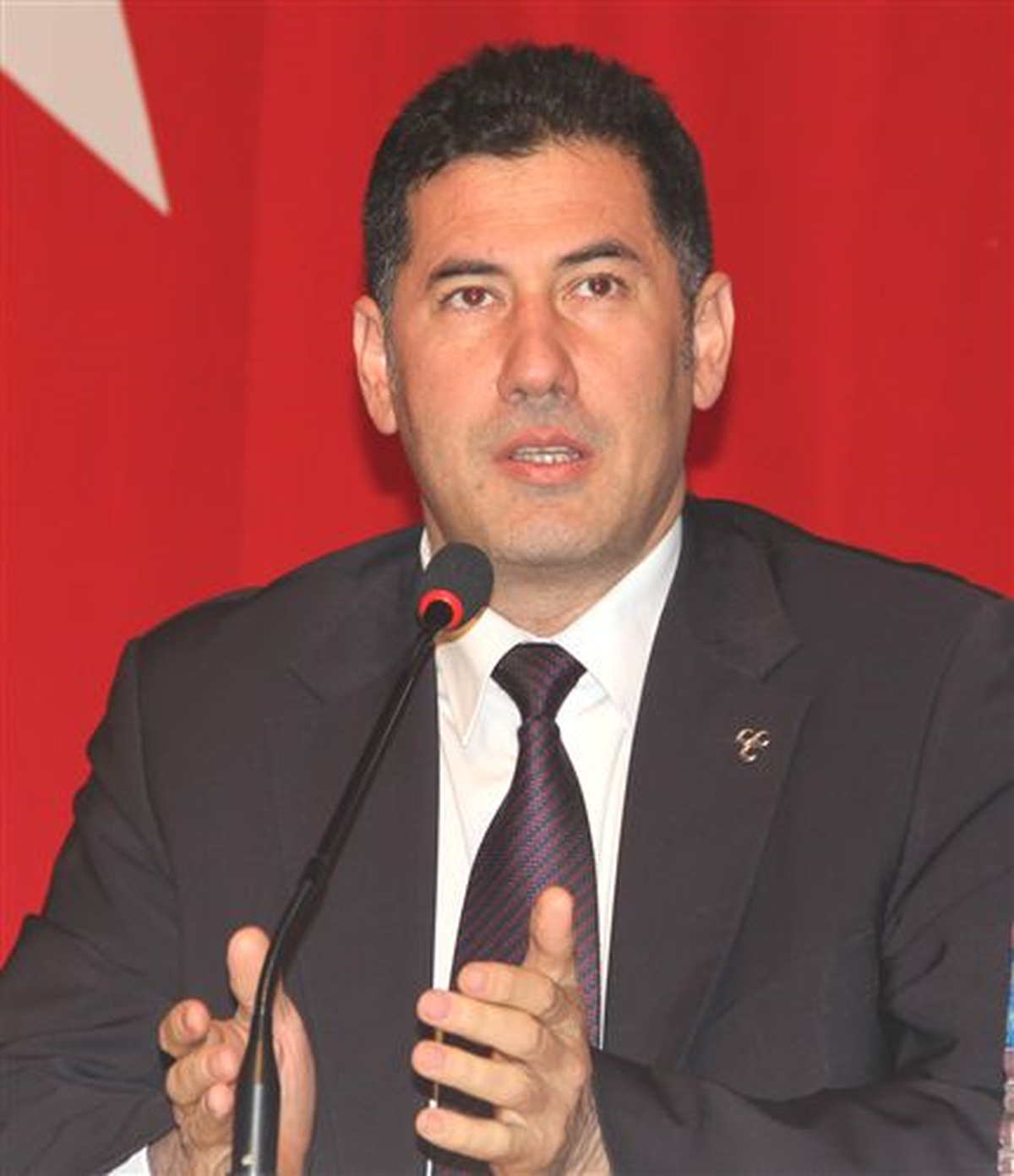 Mhp\'li Oğan: Kavga Masa Altından, Üstüne Çıkıyor