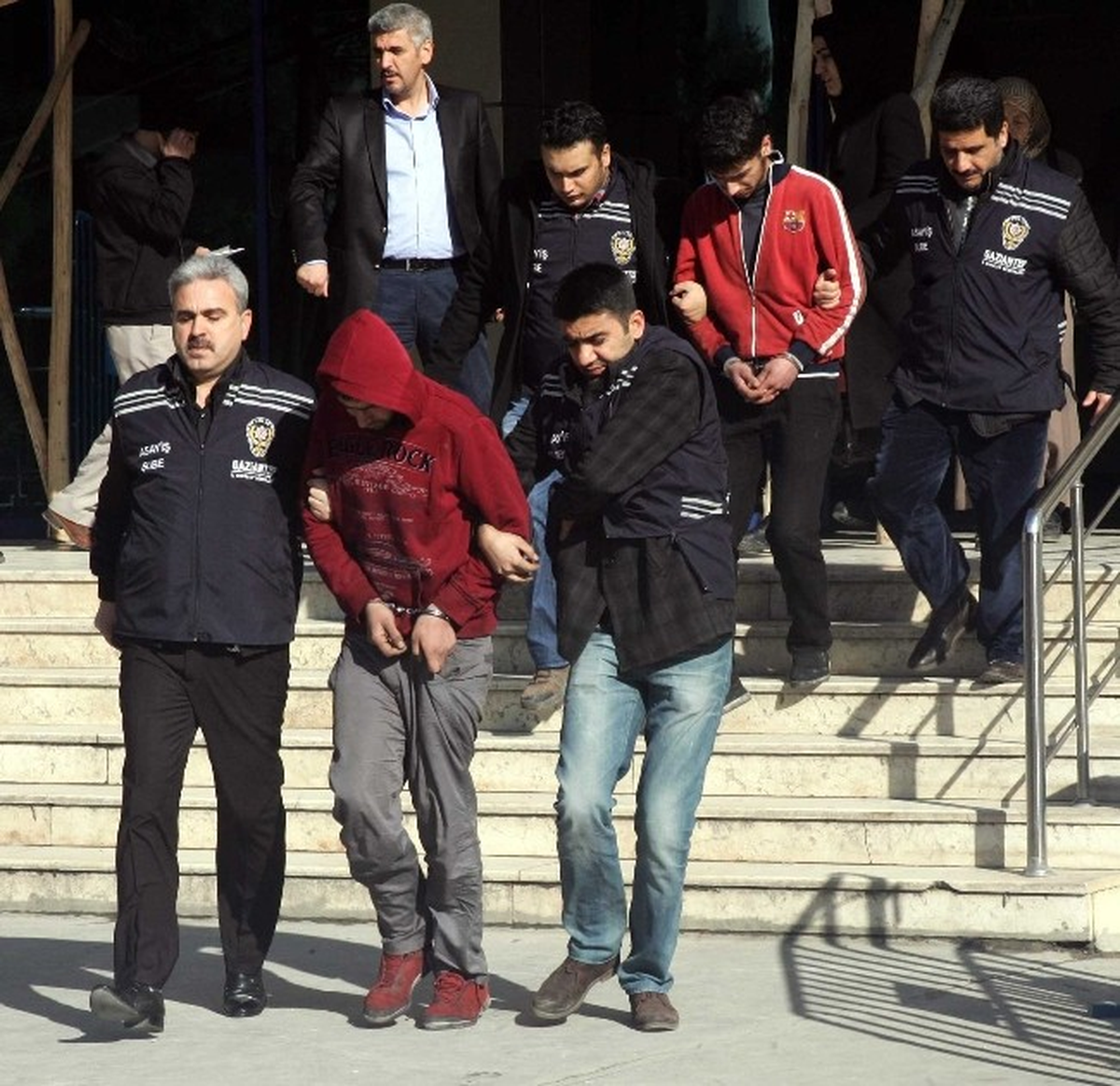 Gaziantep\'te Oto Teyp Hırsızları Yakalandı