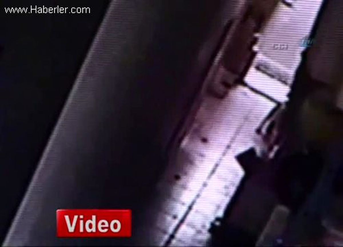 Soyacağı Dükkanı Önce Yaktı, Sonra Paraları Çaldı