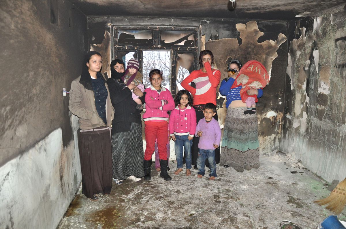Tatvan\'da Çıkan Yangın Evi Kullanılamaz Hale Getirdi