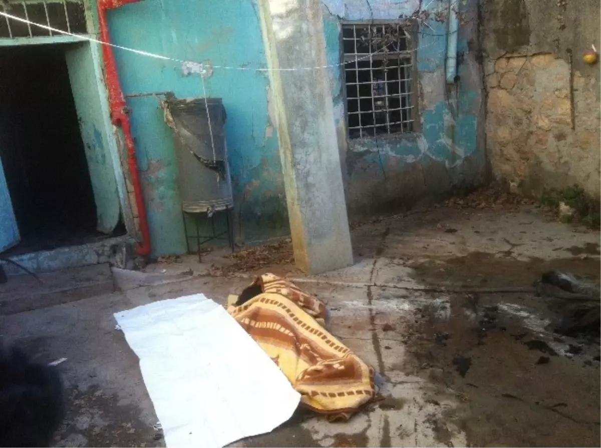 Adıyaman\'ın Besni İlçesinde Çıkan Yangında 1 Kişi Hayatını Kaybetti