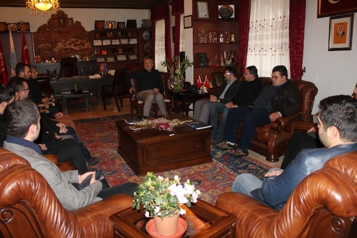 AK Parti Gençlik Kolları Yönetiminden Ünver\'e Hayırlı Olsun Ziyareti