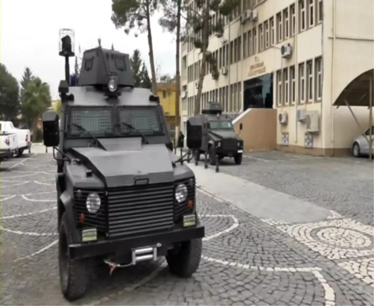 Askeri Karakolda 20 Telefona ve Sim Kartına El Konuldu