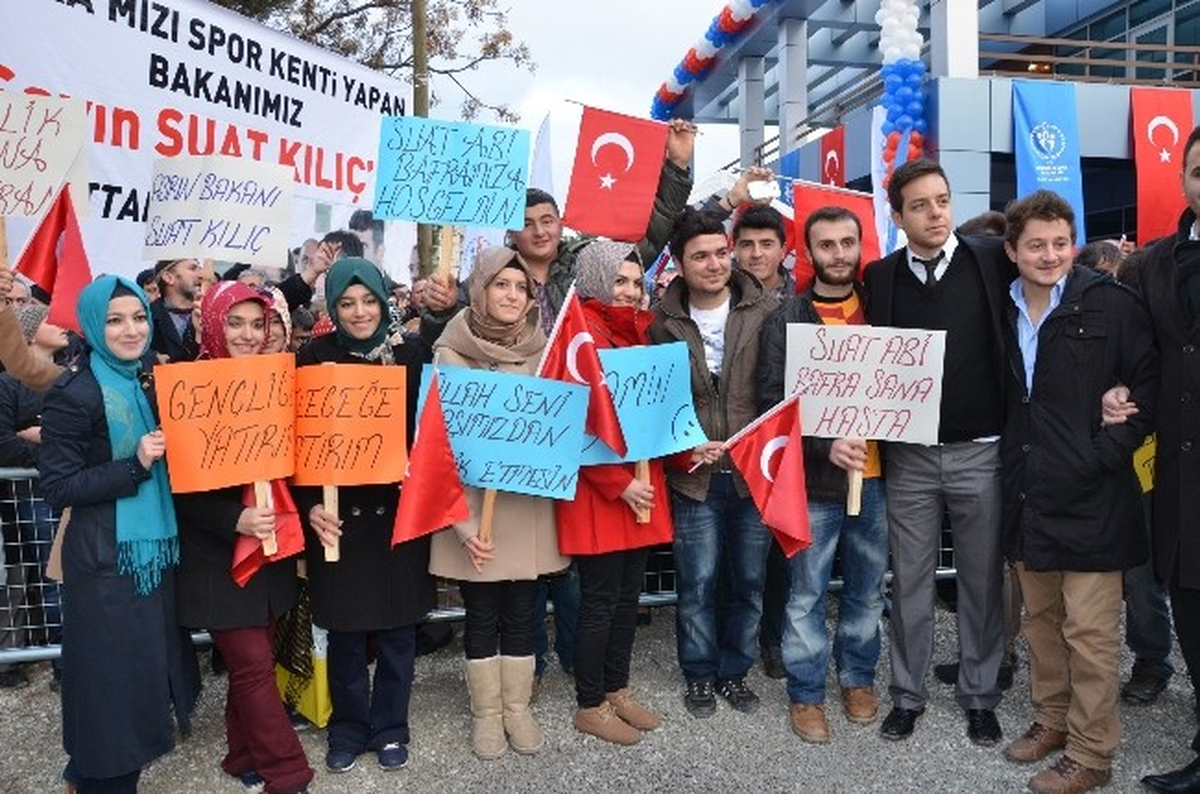 Bakan Kılıç: "Gençler Kahve Köşelerinde Belirsizliğe Sürüklenmeyecek"