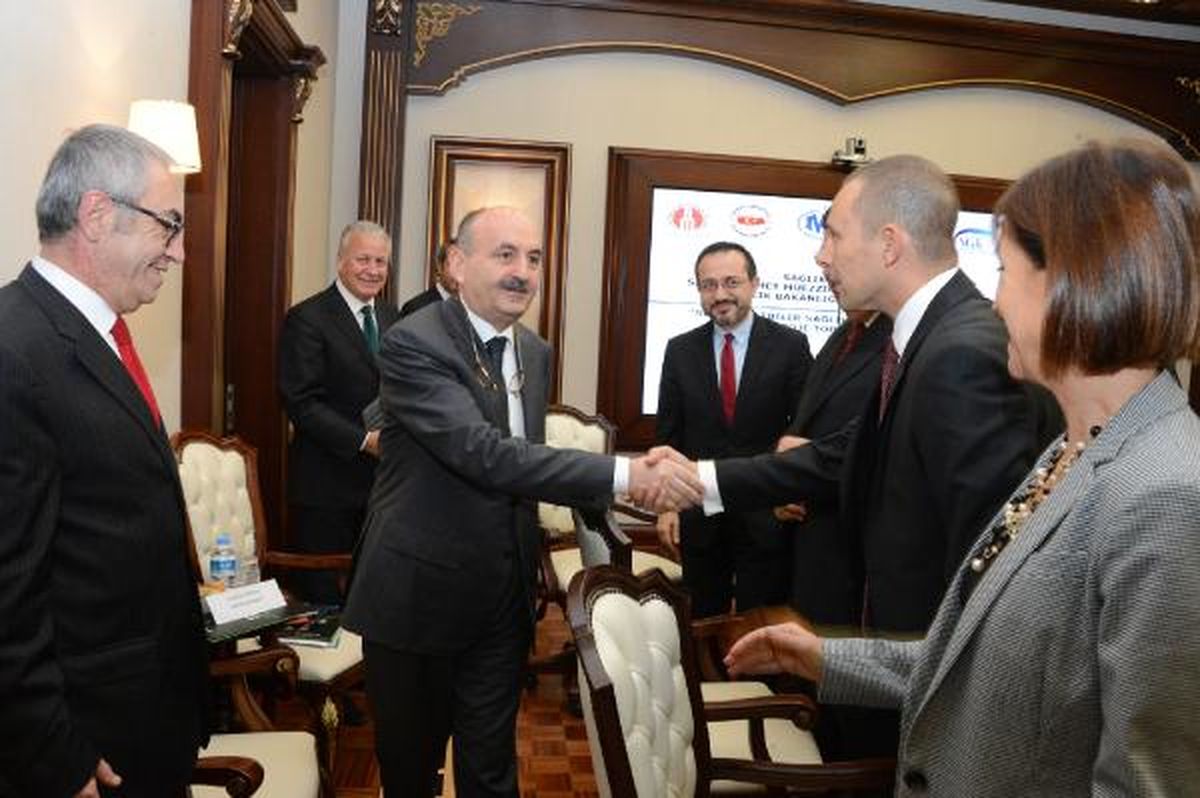 Bakan Müezzinoğlu : Sağlıklı Yaşamı Kültür Haline Getirmeliyiz