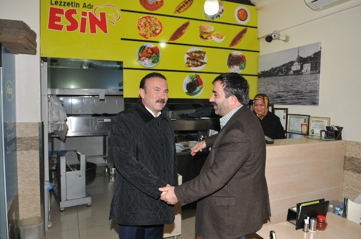 Başkan Doğan, Esnafla Görüş Alış Verişinde Bulundu