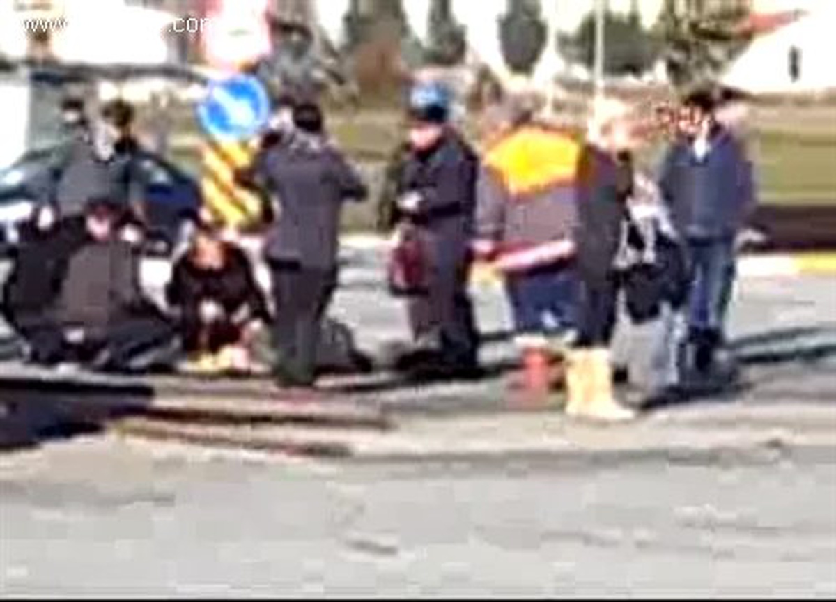 Belediye Otobüsü, Otomobil ve Traktör Kaza Yaptı: 5 Yaralı
