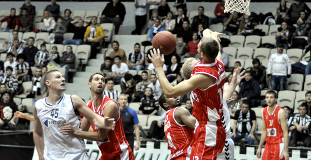 Beşiktaş, Radnicki\'yi 90-76 Yendi