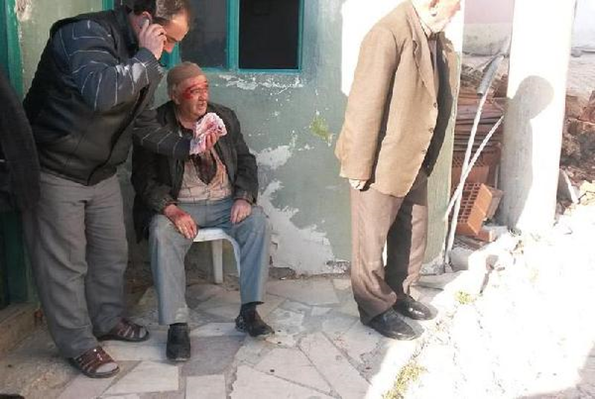 Manisa\'da Camiye Giderken Otomobil Çarptı