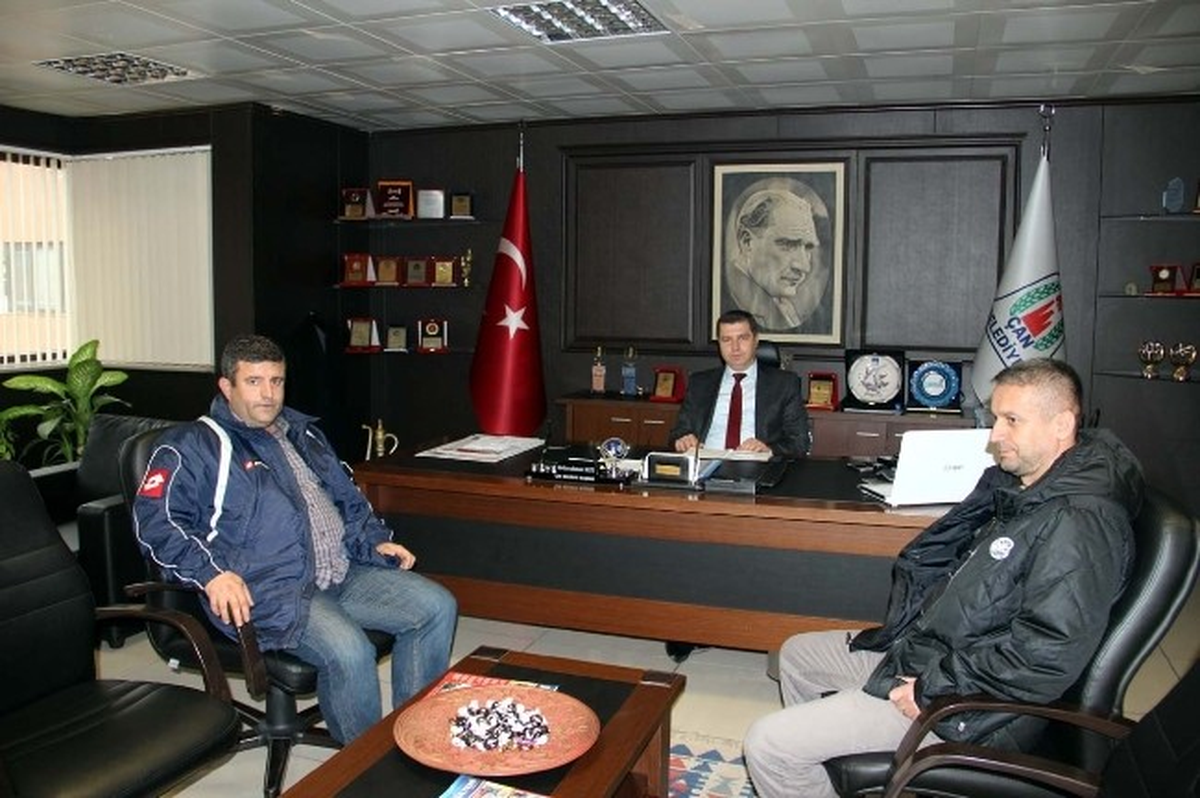 Dardanelsporlu Yöneticilerden Başkan Kuzu\'ya Ziyaret