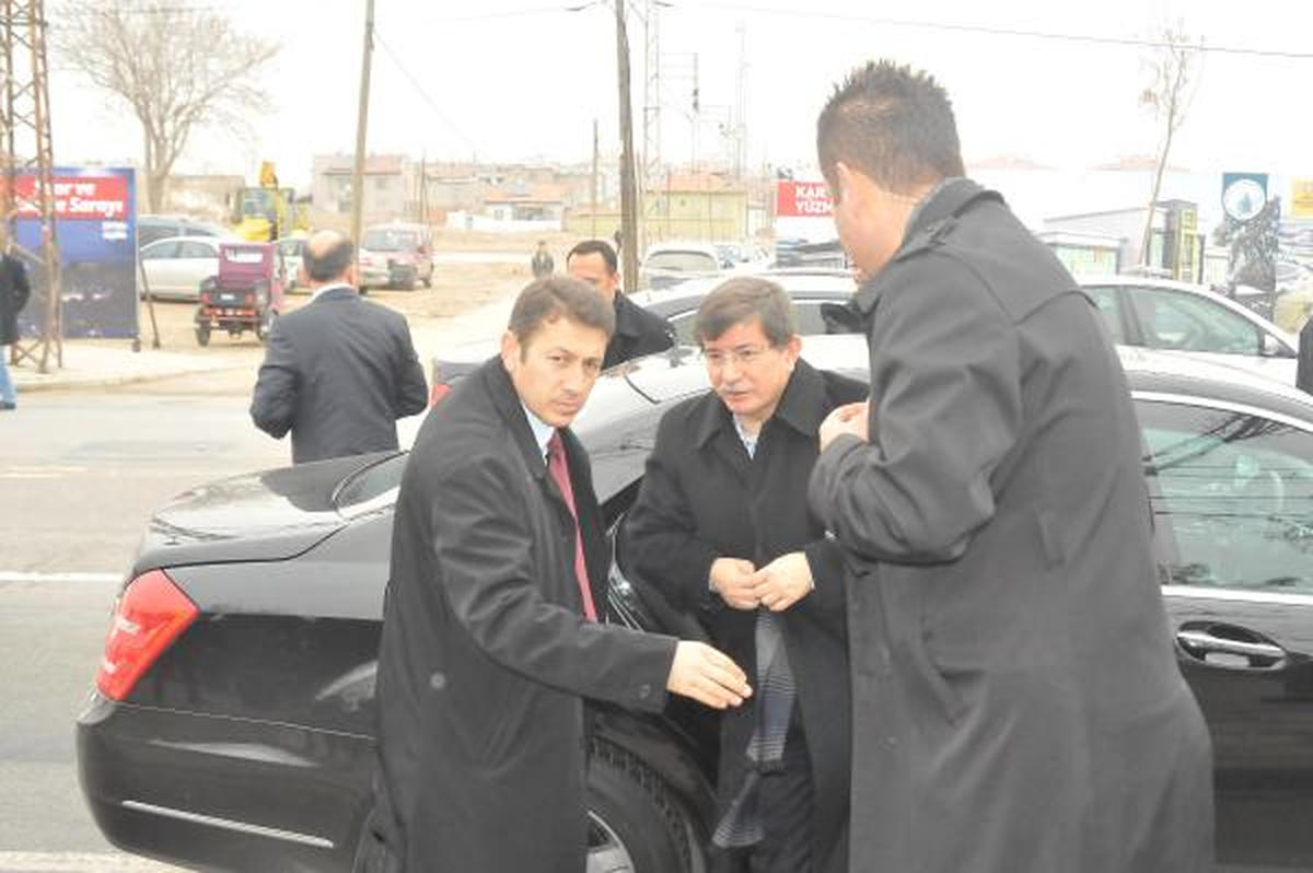 Davutoğlu, Kaçırılan Gezeteci İçin Konuştu: Elimizden Geleni Yapıyoruz\'