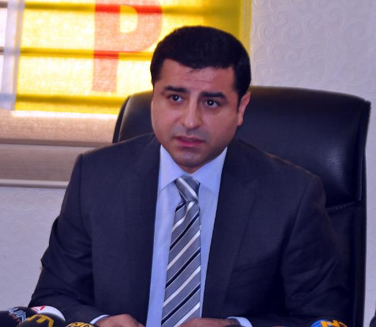 Demirtaş: Siyasi Rekabete Benziyor