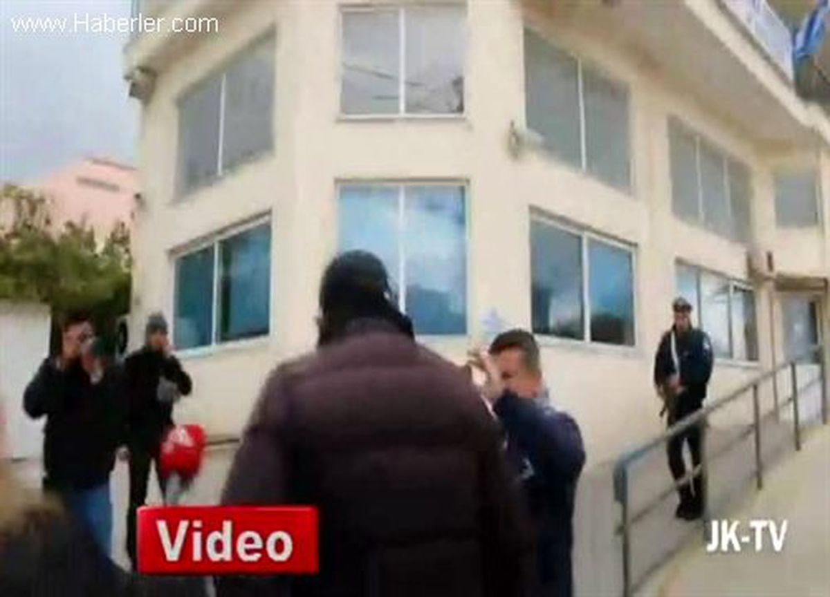 Eski Yunan Bakana Sahte Plaka Şoku