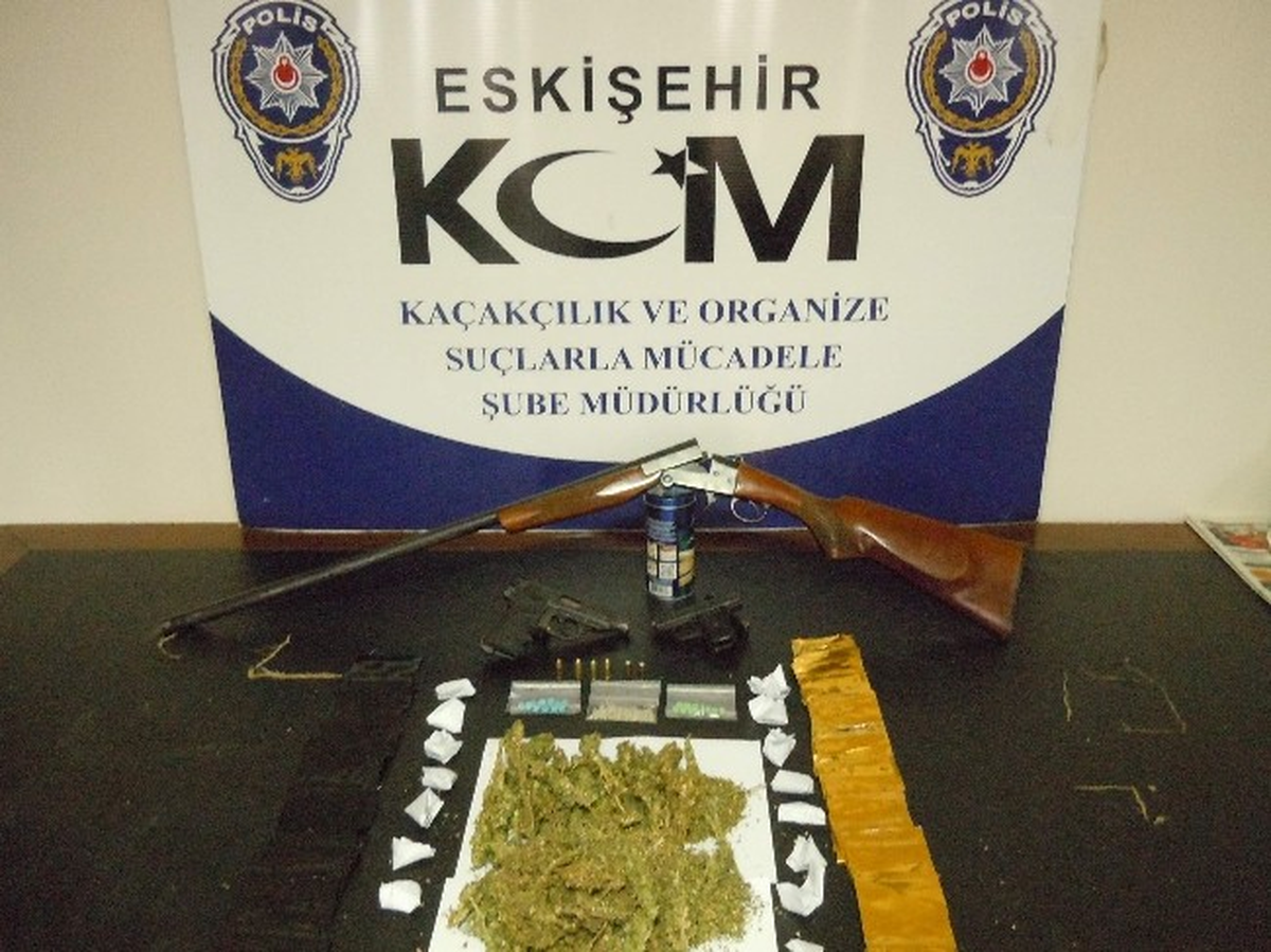 Eskişehir Polisinden Uyuşturucu Operasyonları