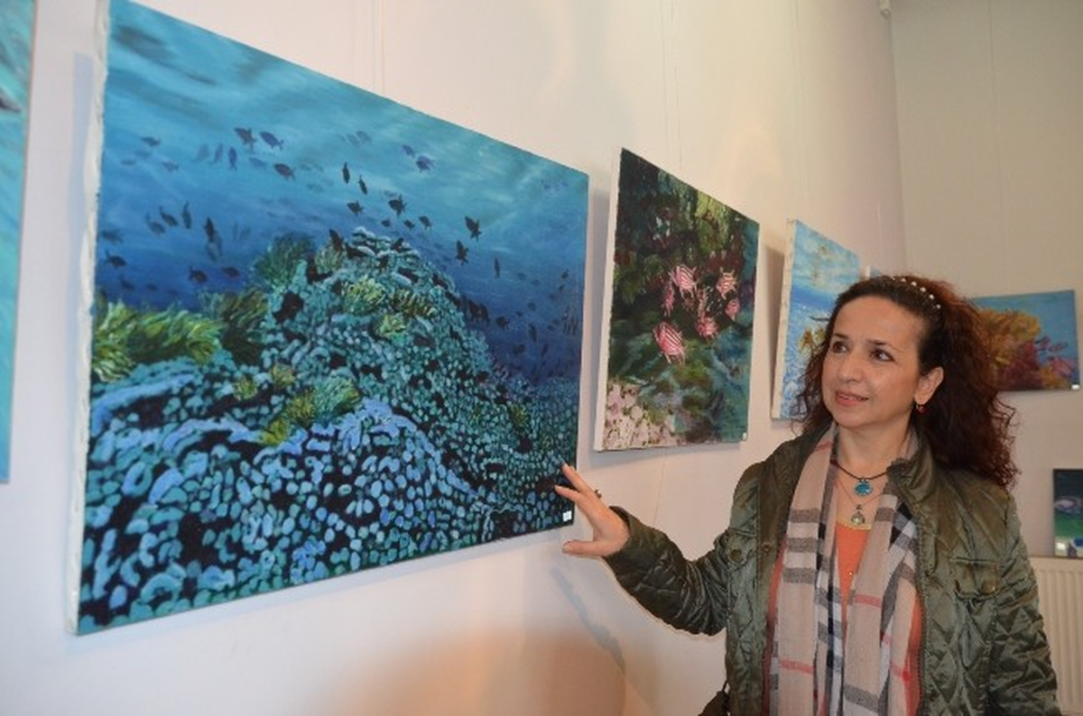 Ev Hanımıyken Su Altı Konusunda Dünyada Tek Kadın Ressam Oldu