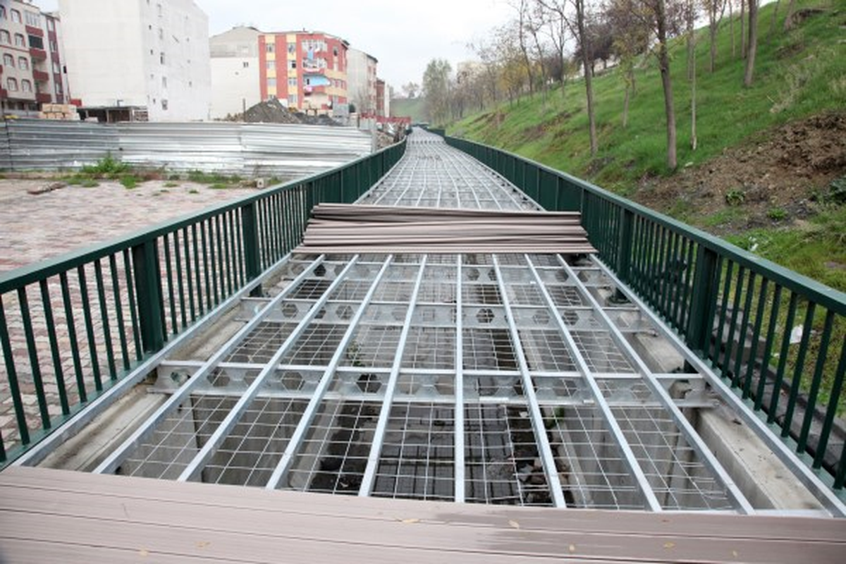Fevziçakmak\'a Yürüyüş Yolu Yapıldı