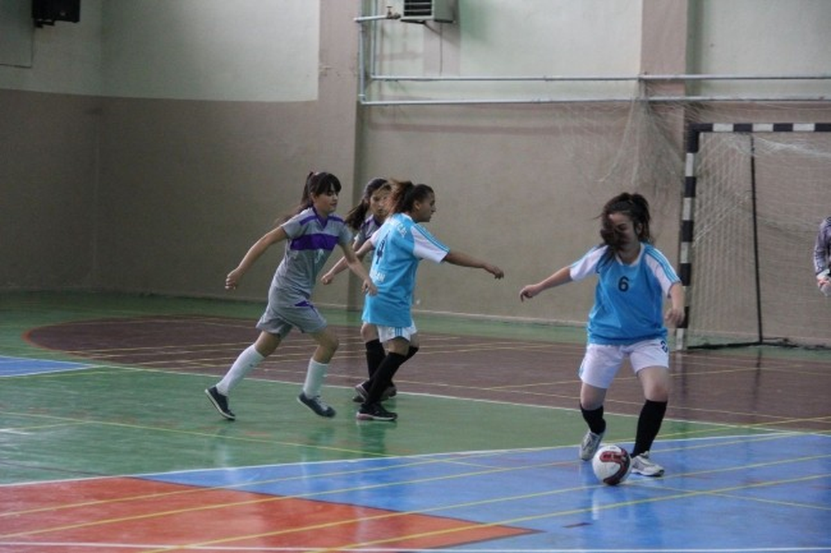 Genç Kızlar Futsal\' da Birinci Refahiye Oldu