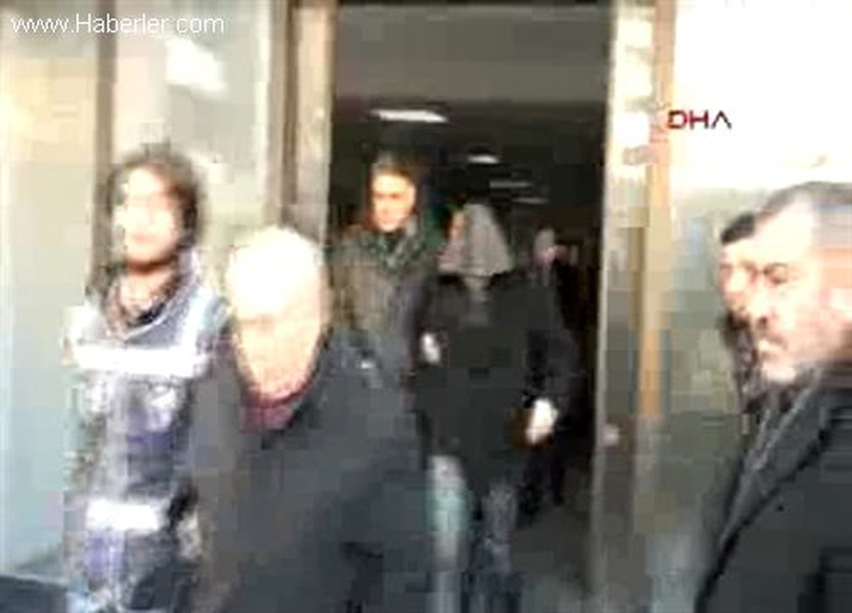 Gözaltındaki Kişiden Garip Hareketler