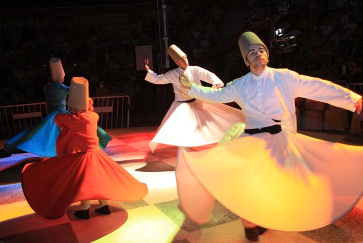 Güzelbey: Mevlana\'dan Habersiz Bir Toplum Eksiktir