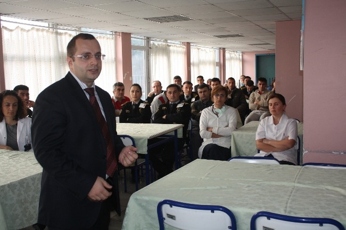 Hastane Çalışanlarına İletişim ve Beden Dili Eğitimi