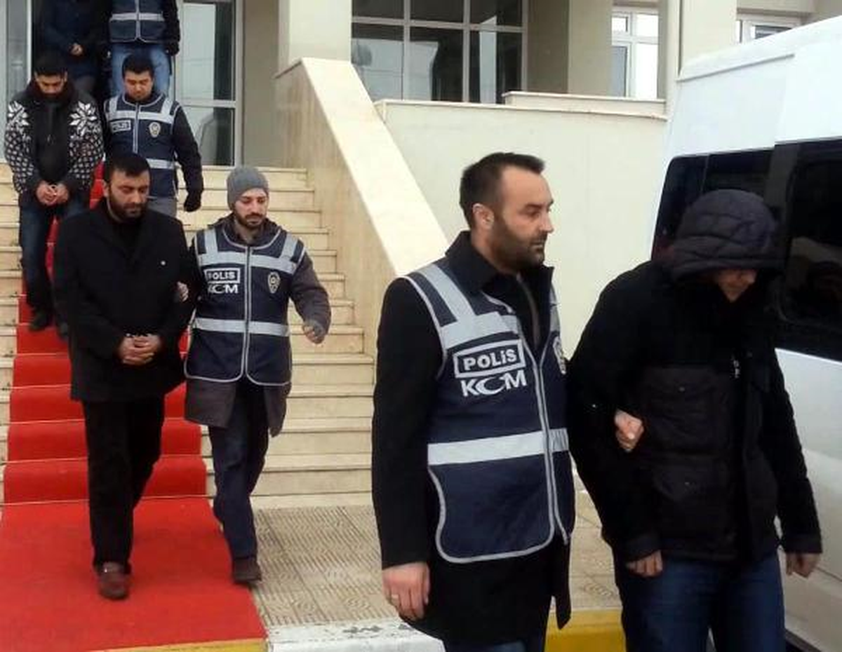 Iğdır\'da 2\'si Gümrük Memuru 4 Kişi Tutuklandı