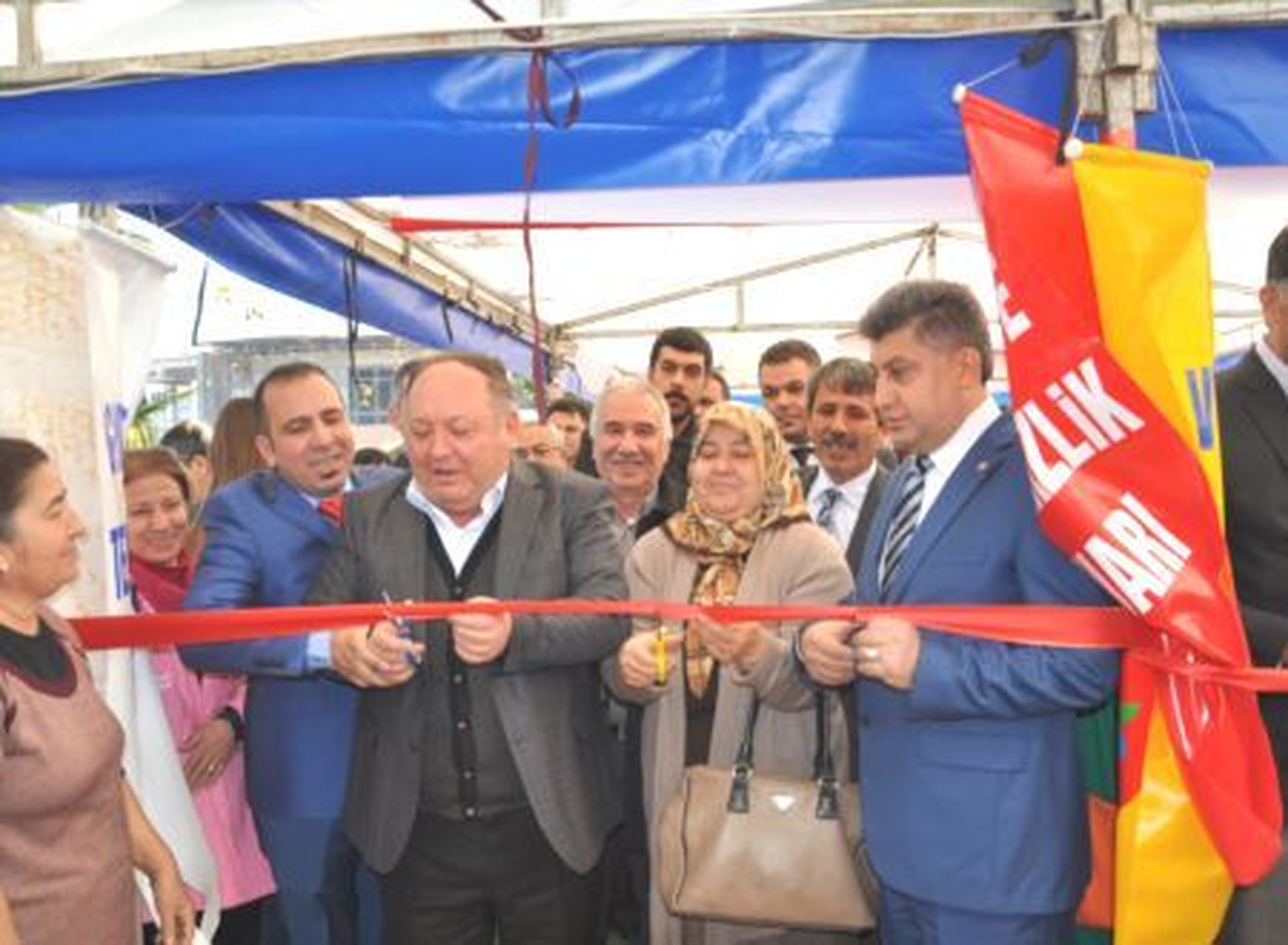 Kadirli\'de Gıda ve Temizlik Ürünleri Fuarı Açıldı