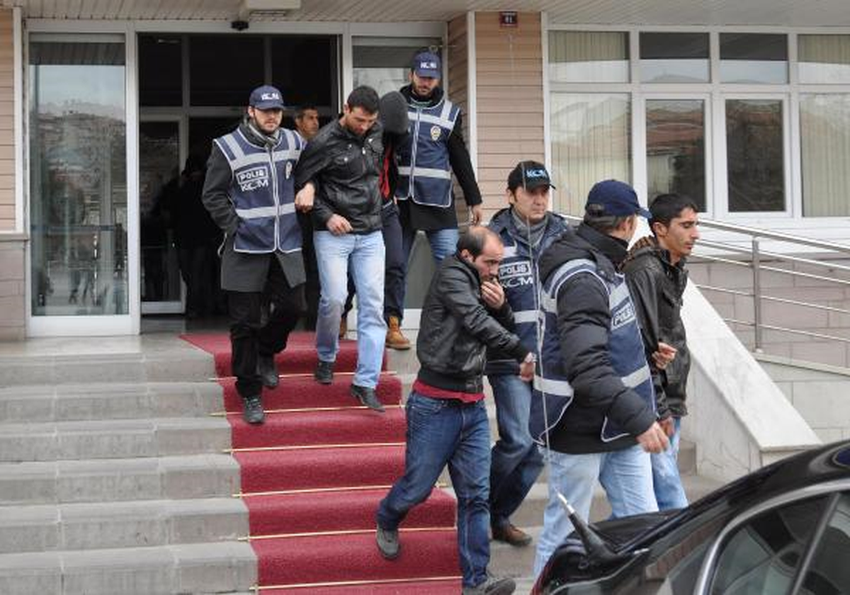 Kırıkkale\'de Uyuşturucu Operasyonu: 20 Gözaltı