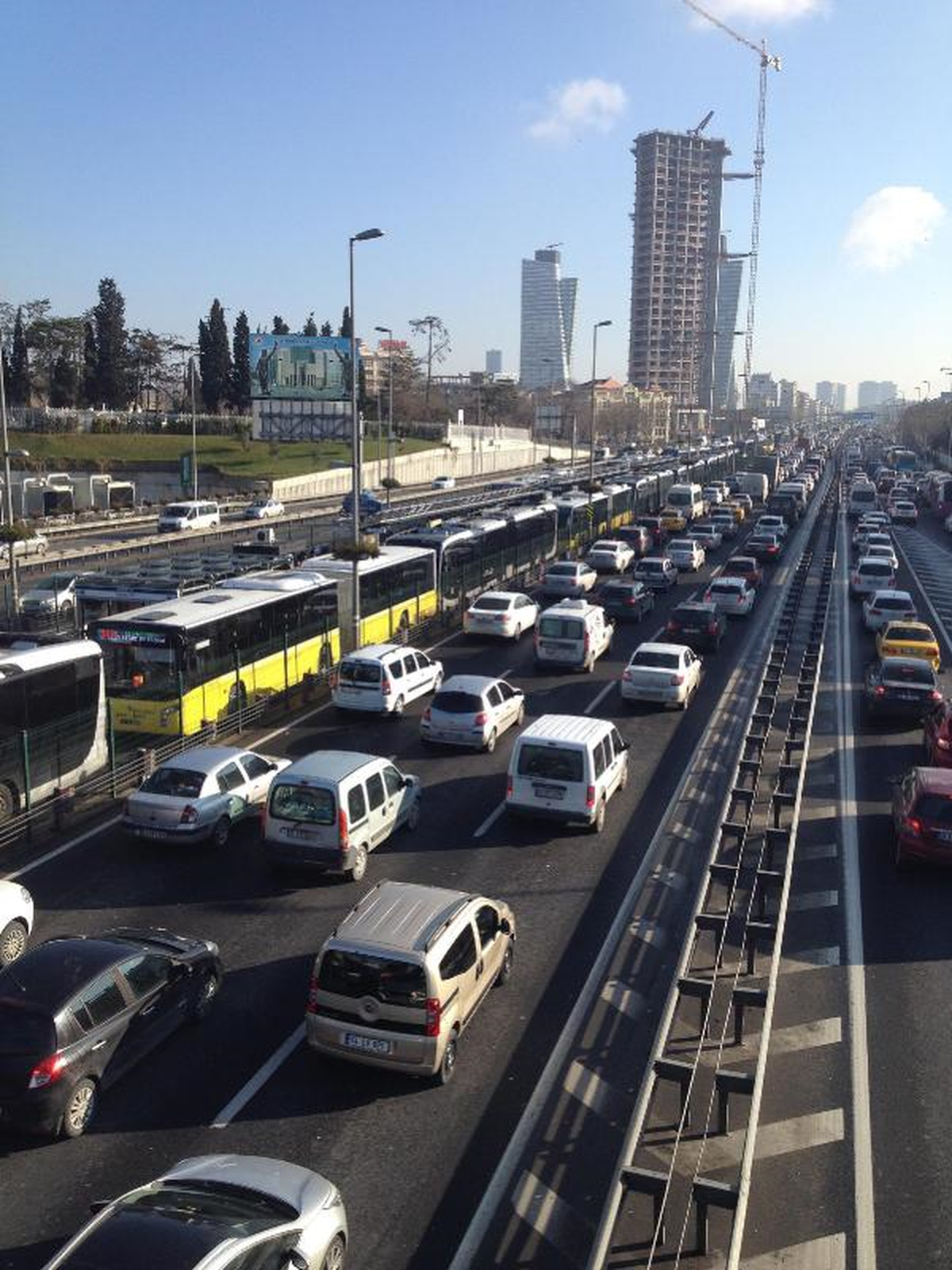 Metrobüs Arızalandı Yoğunluk Yaşandı