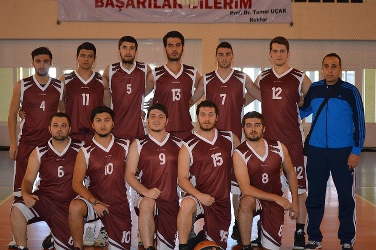 Nevşehir Hacı Bektaş Veli Üniversitesi Basketbol Takımı 1. Lide Yükseldi