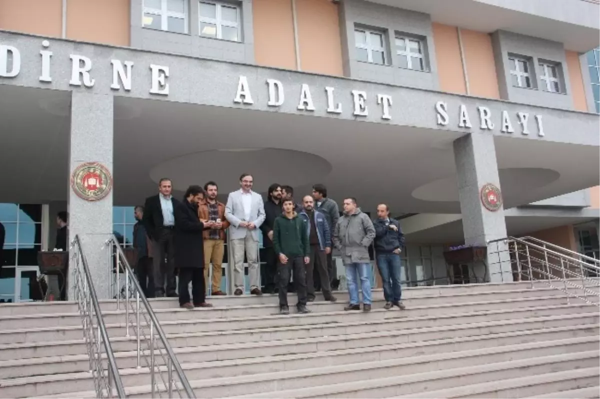 Öğretmenin Atatürk\'e Hakaret Davasında Beraat