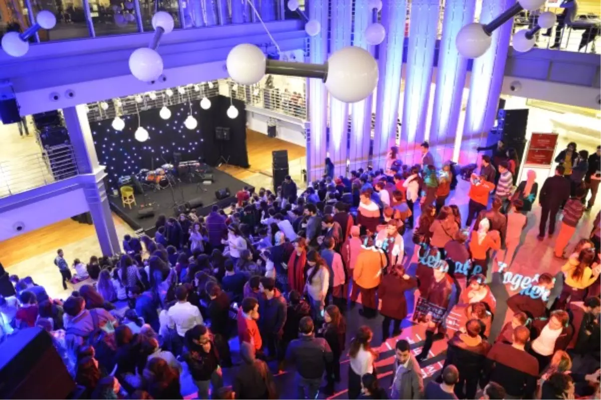 Özyeğin Üniversitesi 5. Yılını New York Gypsy All Stars Konseri ile Kutladı