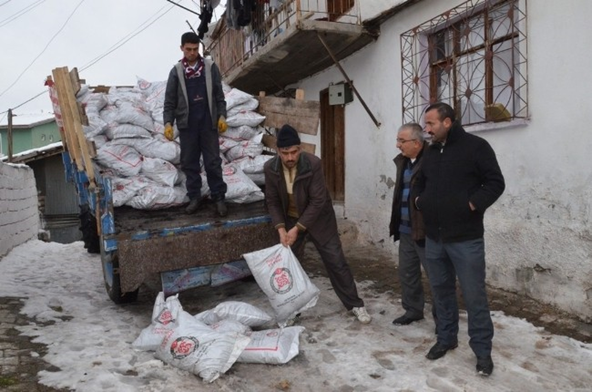 Sığınmacılara Kömür Yardımı Başladı