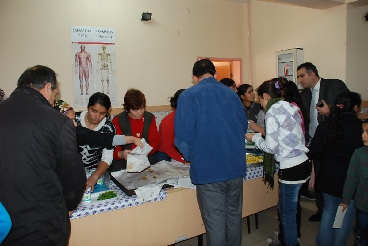 Yalıköy İlokulu İçin Lahmacun Günü Düzenlendi