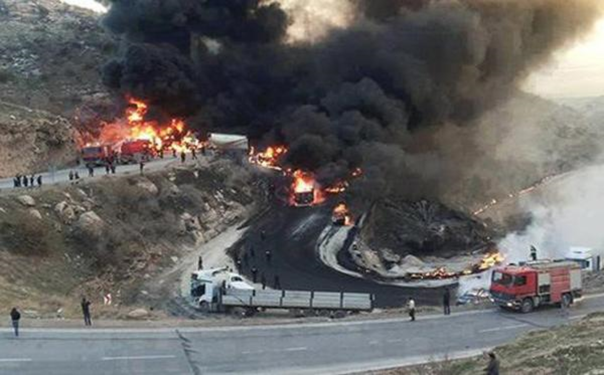 Zaho\'da Tankerlerin Zincirleme Kazası: 12 Kişi Yanarak Öldü