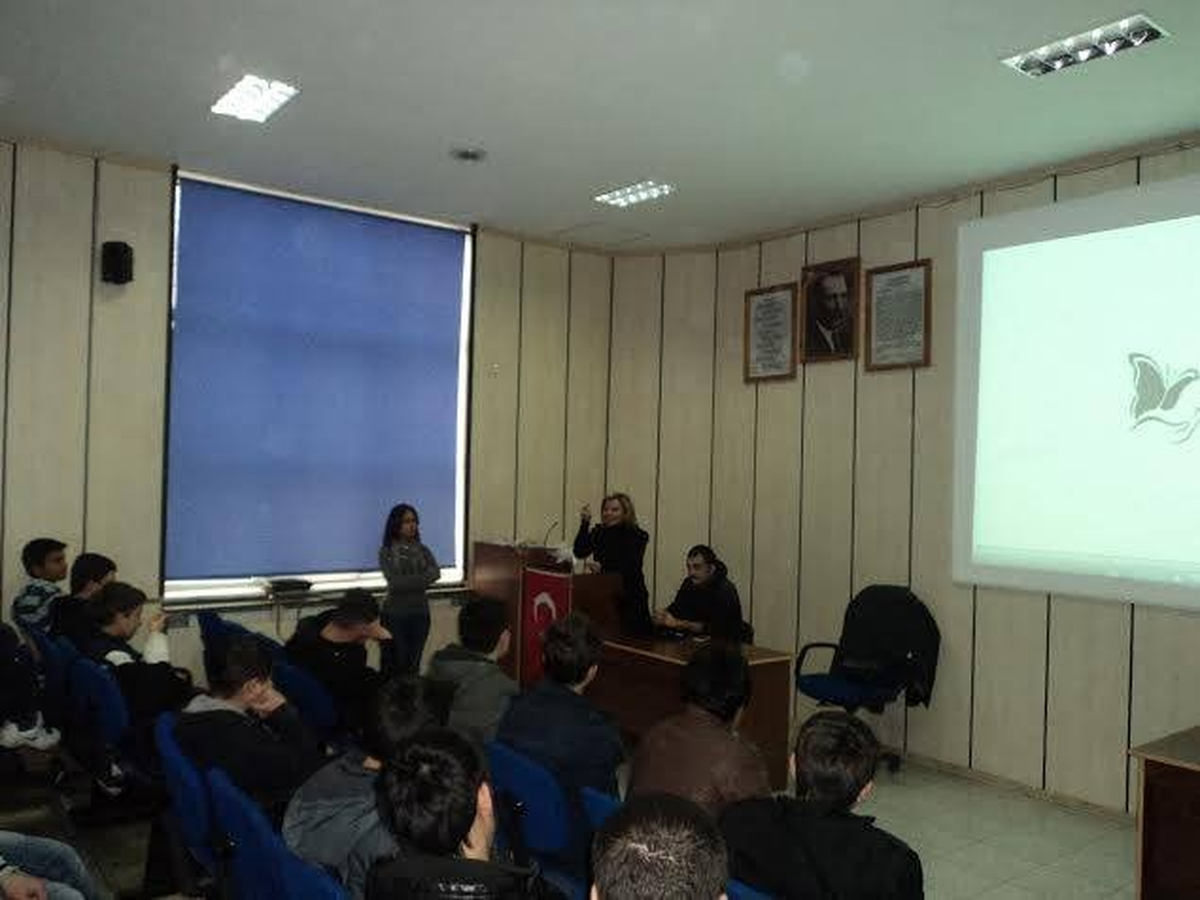 Zonguldak Hayvan Hakları Derneği\'nden, Öğrencilere Konferans
