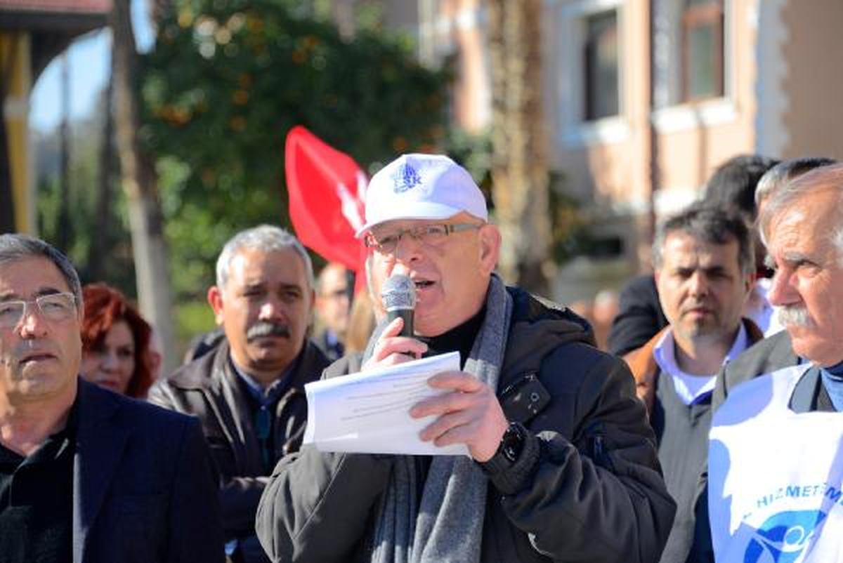 Adana\'da KESK Üyeleri Yürüyüş Düzenledi