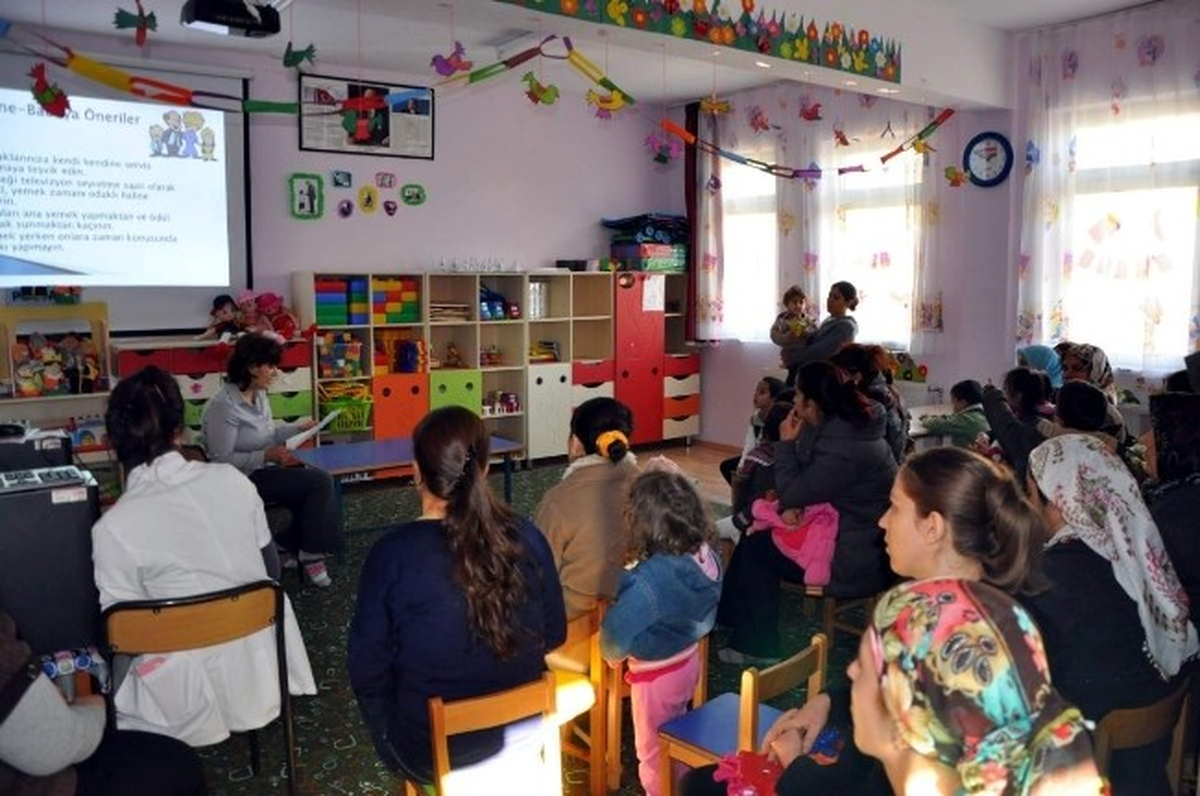 Anaokulu Öğrenci Velilerine \'Beslenme\' Eğitimi Verildi